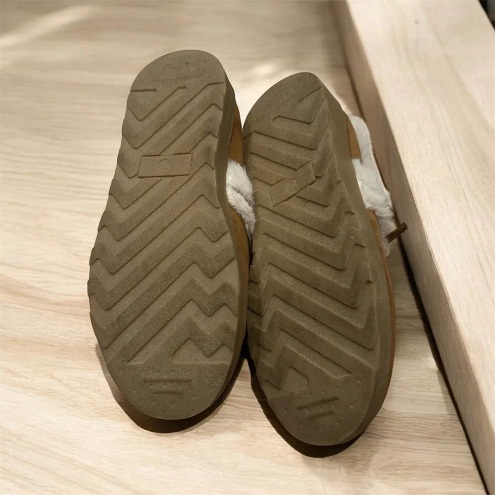 Jellypop Tan Faux Suede Fur-Lined Moccasin Slippers Girls size 11 1/2